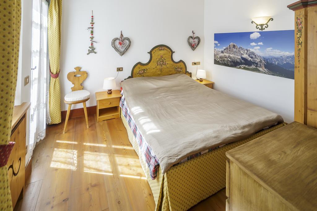 Villa Ronco - Stayincortina Кортина-д'Ампеццо Номер фото